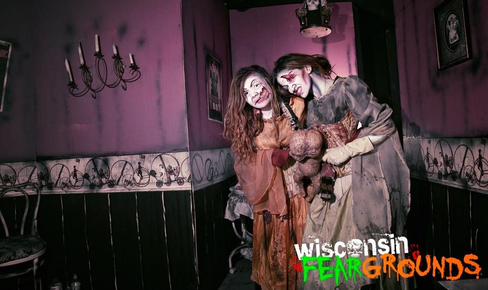 Kelly and Beccah at their first haunt season